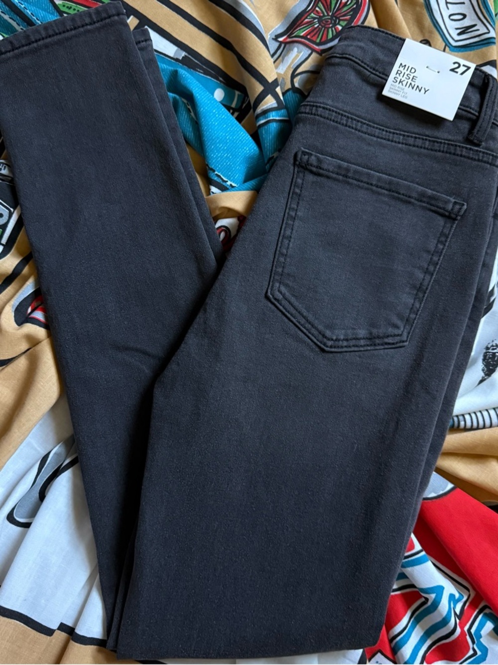 NWT women's Forever 21 mid-rise faded black skinny jeans 27 goth emo punk skater